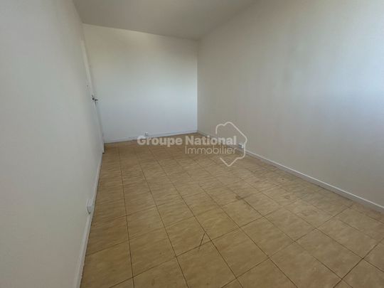 SALON DE PROVENCE : appartement de 4 pièces (72 m²) en location, - Photo 1