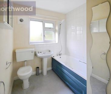 2 bedroom end of terrace house to rent - Photo 6