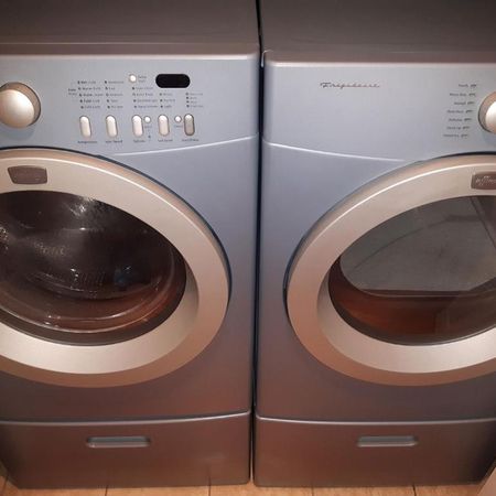 GRAND APPARTEMENT 5 1 2 TRÈS AGRÉABLE SITUÉ 1750 RUE LABELLE À LONGUEUIL - Photo 3