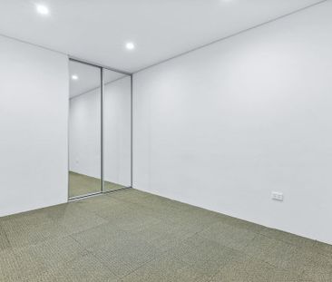 Sun Filled North Facing Apartment - Photo 4