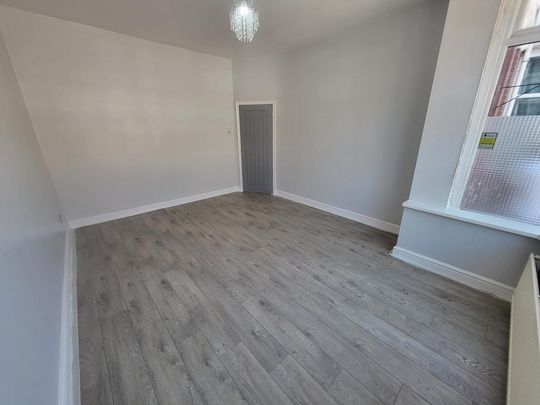 4 bedroom terraced house to rent - Photo 1