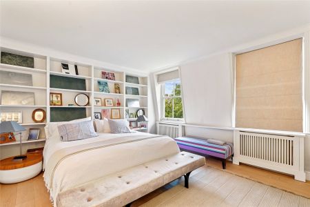 Cadogan Square, London, SW1X flat - penthouse to rent - Photo 4