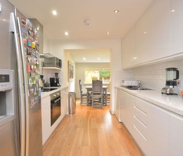Patricia Gardens, CM23, Bishops Stortford - Photo 2