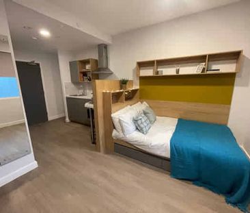 Studio Silver - Photo 3