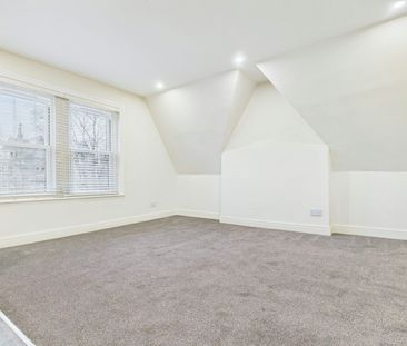 Flat to rent on - Photo 2