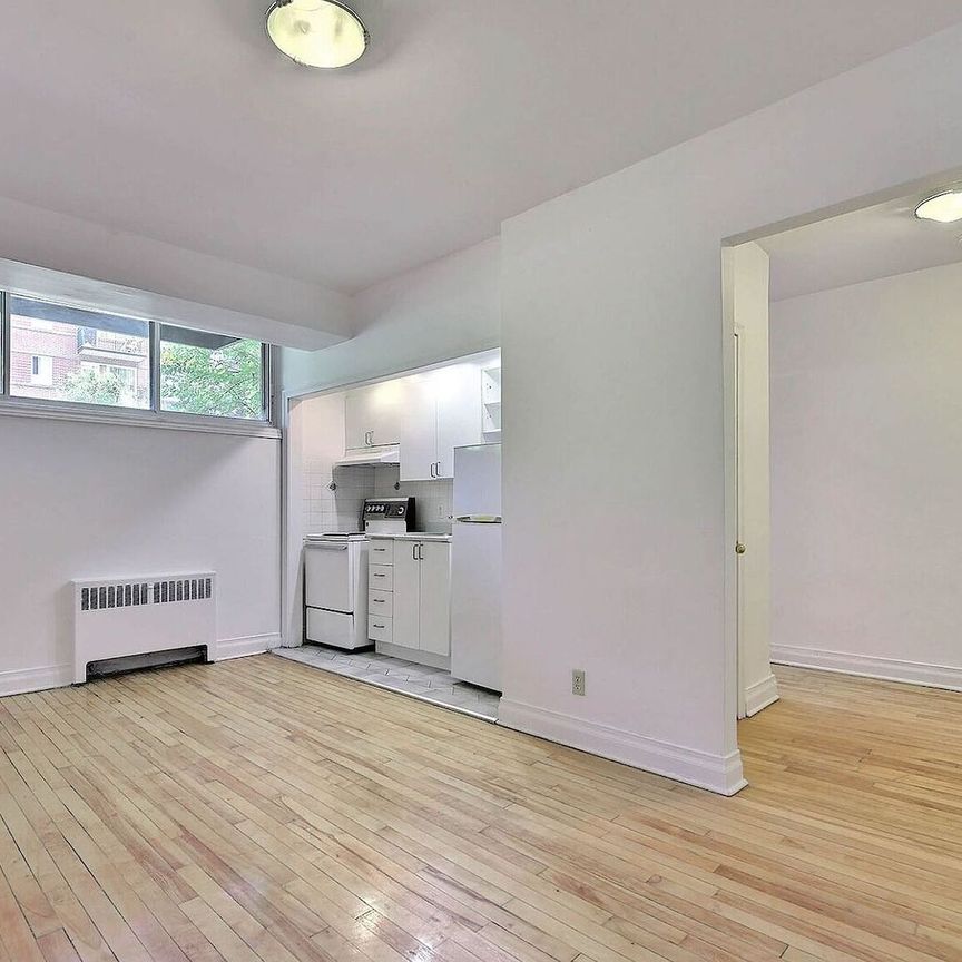 3010 Avenue Van Horne, Montréal, QC - Photo 1