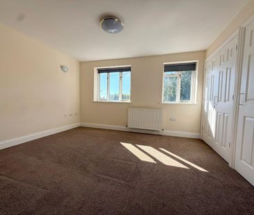 4 bedroom semi-detached house to rent - Photo 5