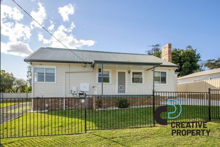 Charming Two Bedroom Home - Photo 3