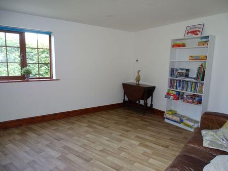 5 bedroom detached house to rent - Photo 2