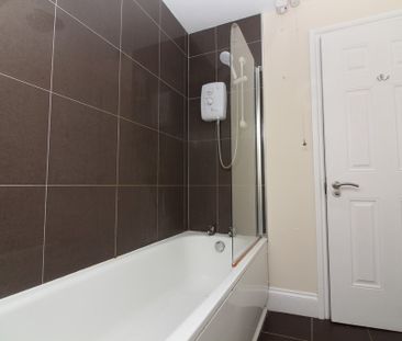 2 Bedroom Apartment - Photo 2