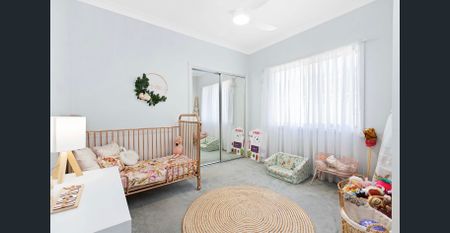 HIDDEN OASIS IN PRIME LOCATION - Photo 2