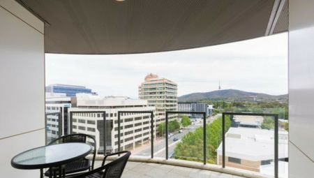 Want to Live with Style and Convenience! - Furnishing Optional - Photo 3