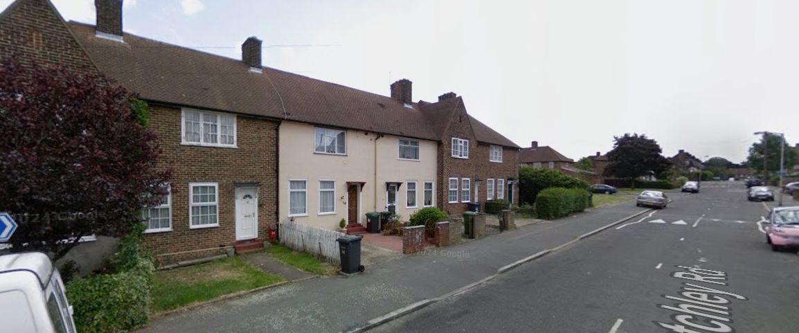 Studio Flat, Crutchley Road, SE6 - Photo 1