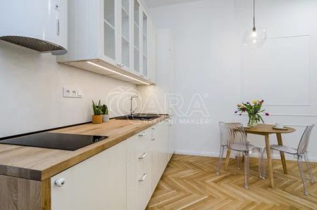 Zrekonstruovaný vybavený byt 1+kk, balkon, sklep, P7, Šimáčkova, Holešovice - Photo 3