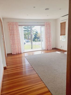 Beautiful 3 bedroom home & plenty of outdoor space - Photo 1