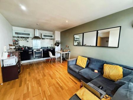 2 bedroom flat to rent - Photo 2