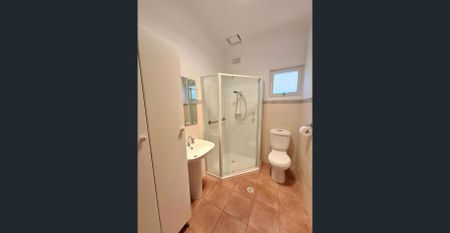 Well looked after 3 Bedroom, 1 bathroom Family Home in the sought after suburb of Bellevue Heights. - AVAILABLE ON A SHORT TERM LEASE - 6 MONTHS - Photo 5