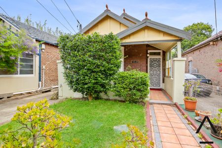 325 New Canterbury Road, Dulwich Hill NSW 2203 - House For Rent | Domain - Photo 2