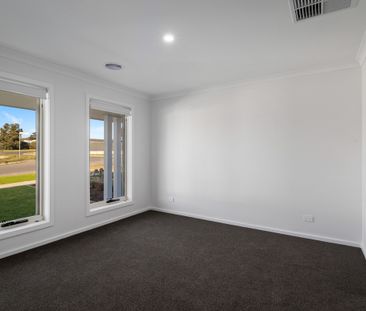 Spacious & Stylish Family Home! - Photo 3