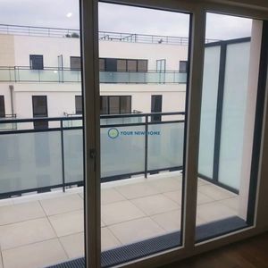 À LOUER BEAU STUDIO A GARCHES DISPONIBLE LE 01/04/23 AVEC TERRASSE ET PARKING - Photo 3