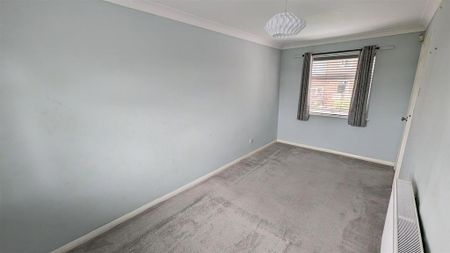 4 bedroom semi-detached house to rent - Photo 5