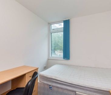 Jassi Halls, Portsmouth - Photo 1