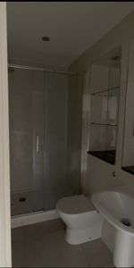 Room in a Shared Flat, Station Grove, HA0 - Photo 3