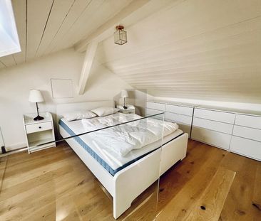 SUPERBE ATTIQUE MEUBLÉ À DEUX PAS DU LAC - Photo 2