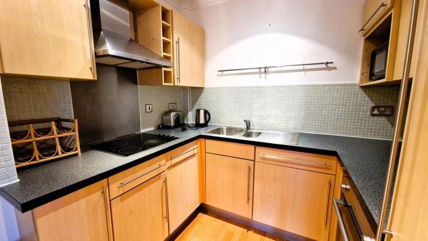 2 bedroom flat to rent - Photo 1