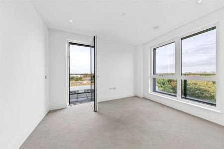 Haymarket House, Pinewood Gardens, Teddington, TW11 - Photo 2