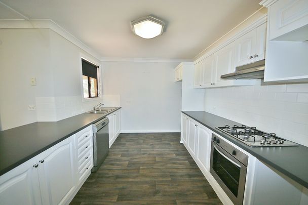 7 Kings Park Way - Photo 1