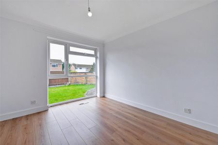 4 bedroom detached house to rent - Photo 4