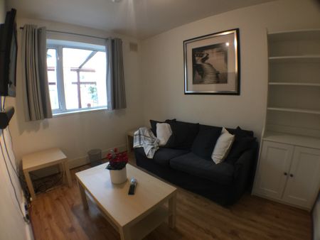 Room in a Shared House, East Ferry Road, E14 - Photo 4