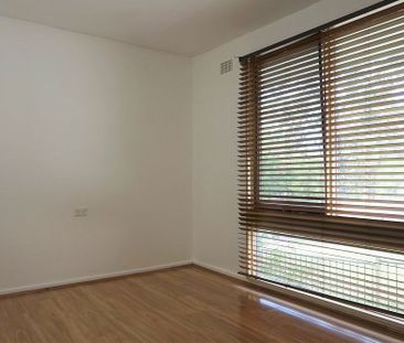 Renovated Beauty- in a quiet family cul-de-sac! - Photo 3