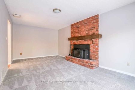 Property For Lease | E9282516 - Photo 4