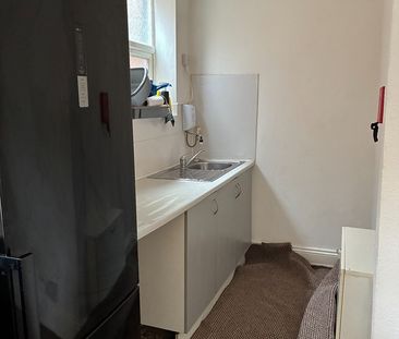 Room in a Shared House, Poplar Ave, B17 - Photo 2