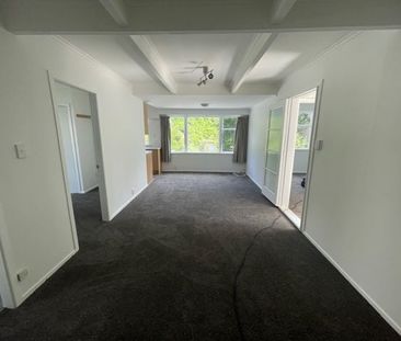 Modern 2 Bedroom - with carpark - Photo 6
