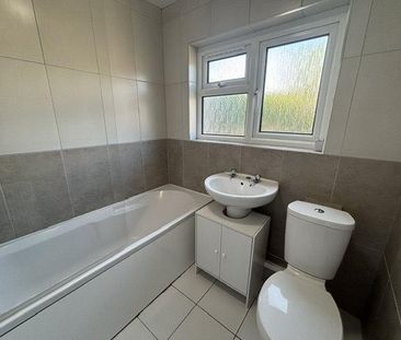 2 bedroom semi-detached house to rent - Photo 5