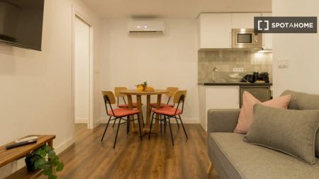 Piso de alquiler en Sant Pere, Sta. Caterina i la Ribera - Photo 3