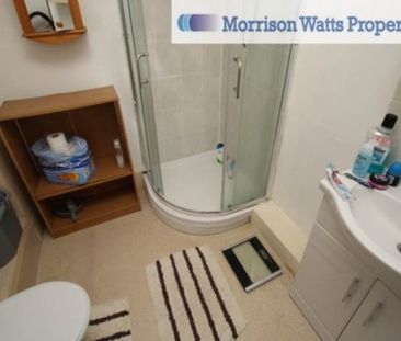 1 Bed - Woodsley Road, Leeds, - Photo 5