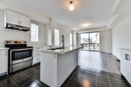 For Lease - 104 Frederick Wilson Avenue, Markham, Ontario - Photo 2