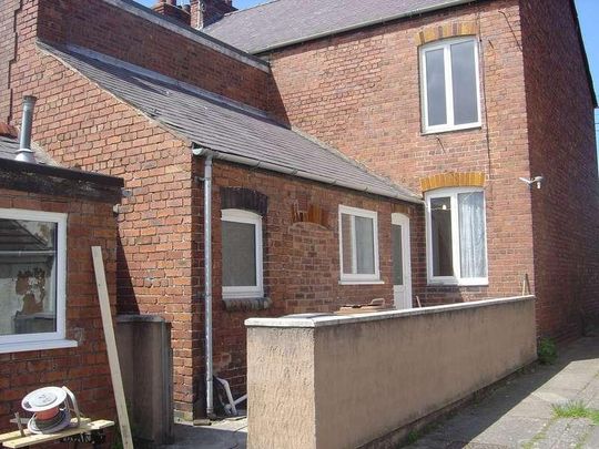 Mold Road, Buckley, CH7 - Photo 1