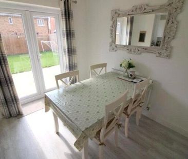 3 bedroom semi-detached house to rent - Photo 5