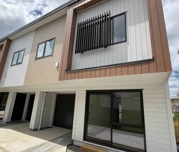 Modern & Sophisticated Brand New 3 Bedroom! - Photo 1