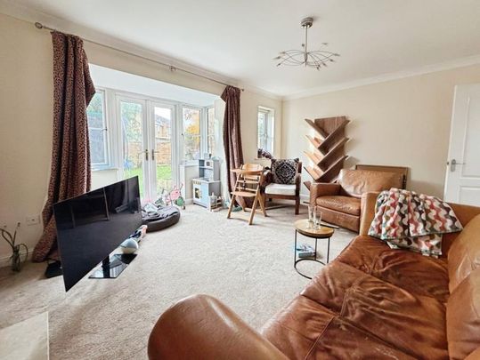 4 bedroom detached house to rent - Photo 1