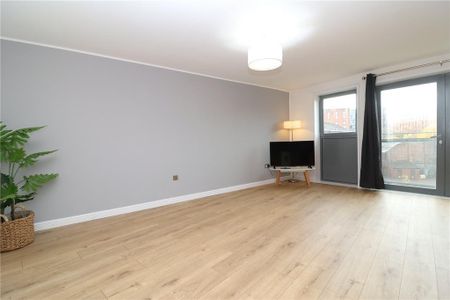 2 bedroom apartment to rent - Photo 4