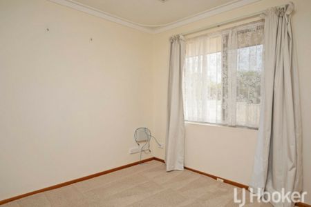 Neat & Tidy 3-Bedroom Home in Prime Mandurah Location - Photo 2