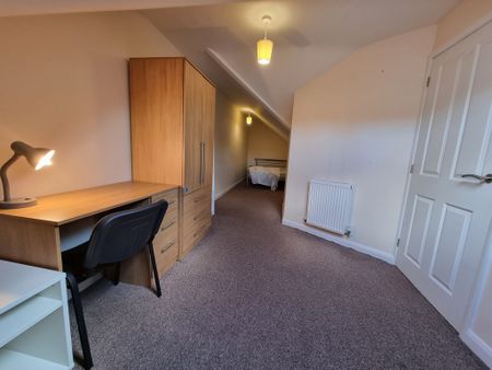 3 Bed Student Accommodation - Photo 5