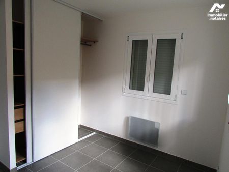 T3 de 47 m² au rez-de-chaussée clim. 1 place de parking. - Photo 3