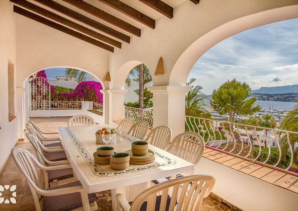 Rent villa MORERA